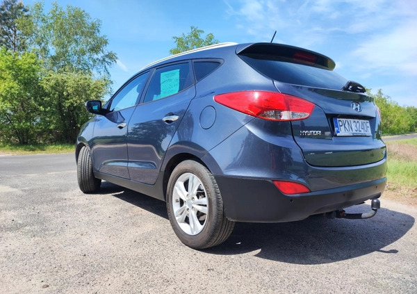Hyundai ix35 cena 41000 przebieg: 202000, rok produkcji 2010 z Malbork małe 137
